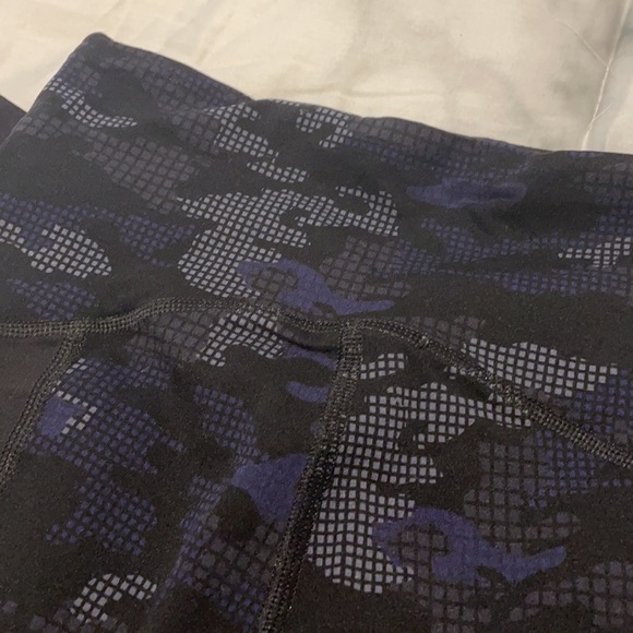 Navy and Black Camo Spanx Leggings - Picture 3 of 4